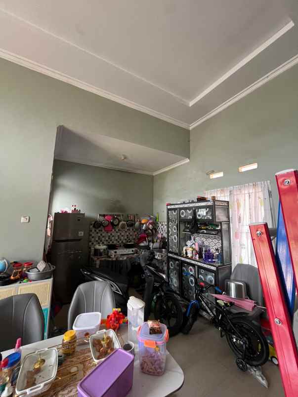 rumah dan tanah luas jl cipta karya hanya 340 juta