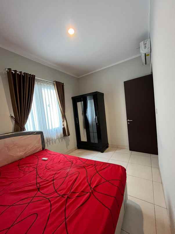 rumah dekat mall di burgundy summarecon bekasi