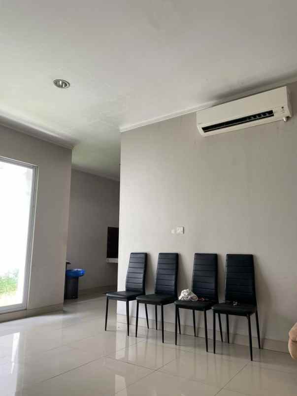 rumah dekat mall di cluster bluebell summarecon bekasi
