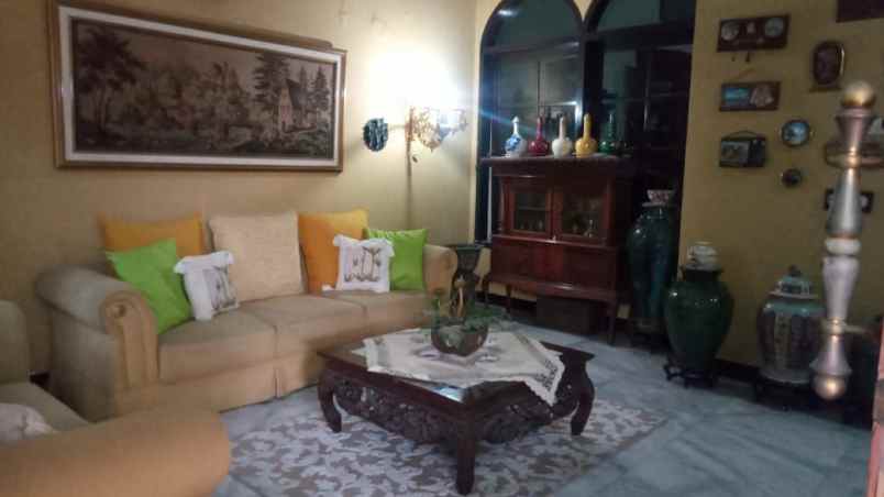 rumah dharmahusada indah strategis siap huni marmer