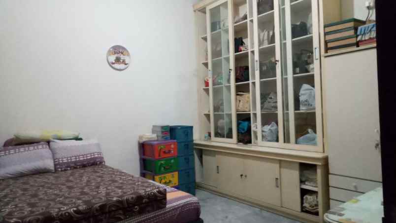 rumah dharmahusada indah strategis siap huni marmer