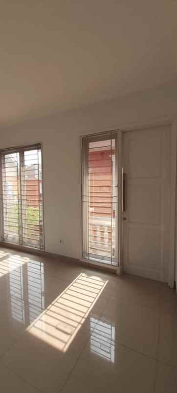 rumah dijual cluster omaha gading serpong