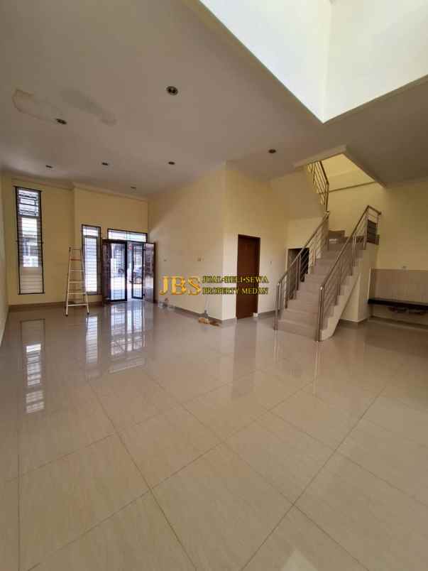 rumah dijual di komplek green park medan cluster olive