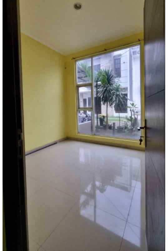 rumah dijual rapi dan terawat di jagakarsa