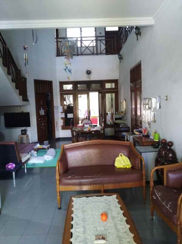 rumah dukuh kupang 2 lantai
