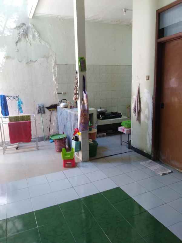 rumah dukuh kupang 2 lantai