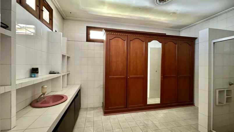 rumah jl progo dekat raya darmo strategis pusat kota