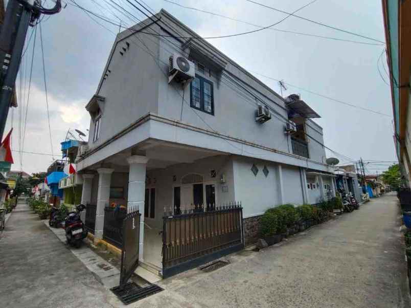 rumah kokoh dan terawat dalam perumahan di depok timur