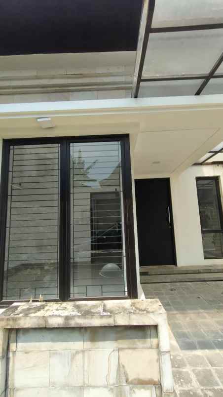 rumah kuldesak di cluster rangkapan jaya depok