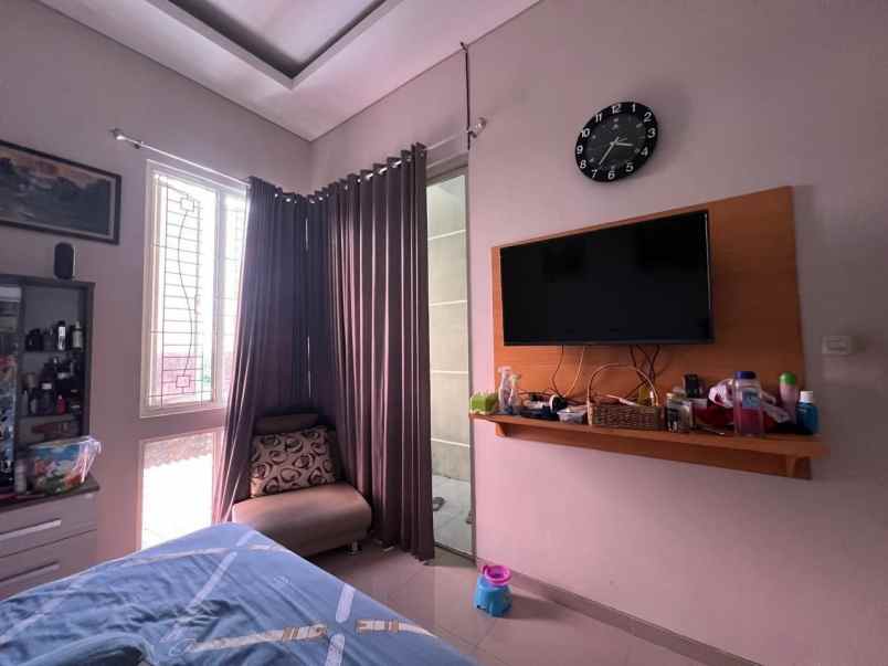 rumah lebak timur asri