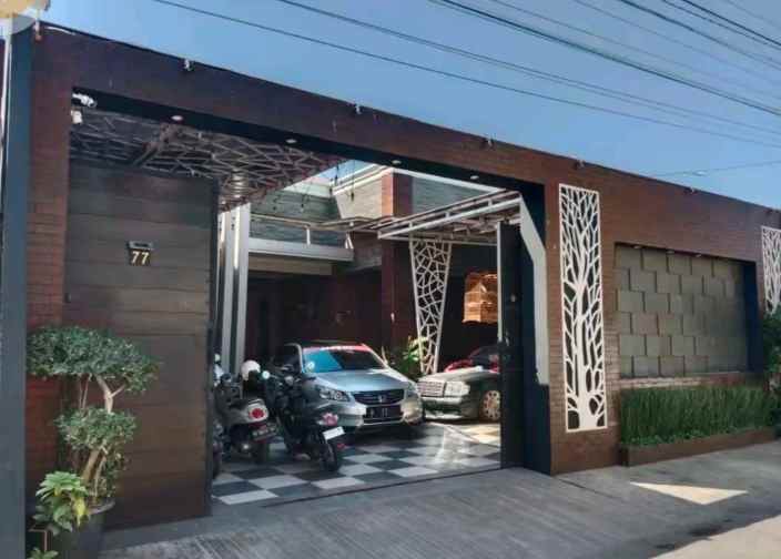 rumah mewah 2 lantai siap huni di probolinggo