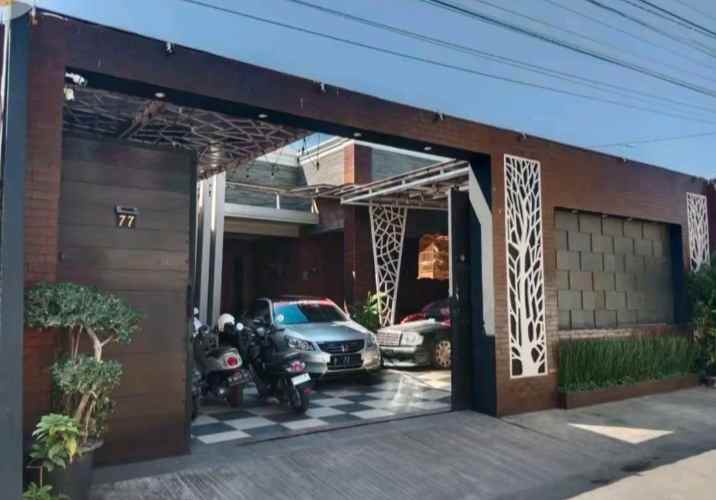 rumah mewah 2 lantai siap huni di probolinggo