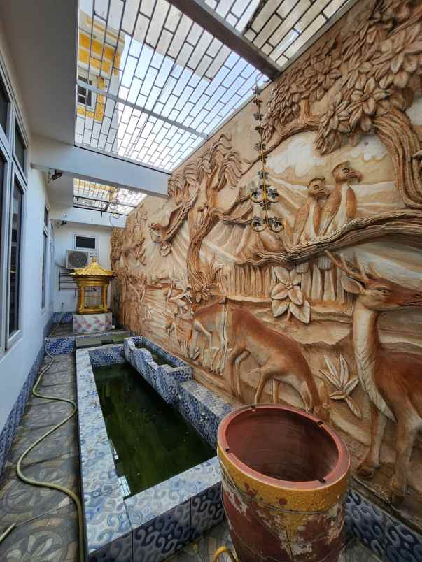 rumah mewah dgn lingkungan nyaman di kayu putih