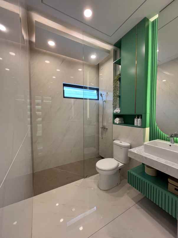 rumah mewah siap huni dekat mrt lebak bulus
