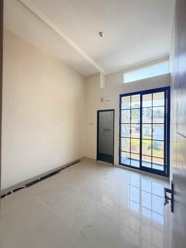 rumah mewah siap huni lokasi di permata jingga