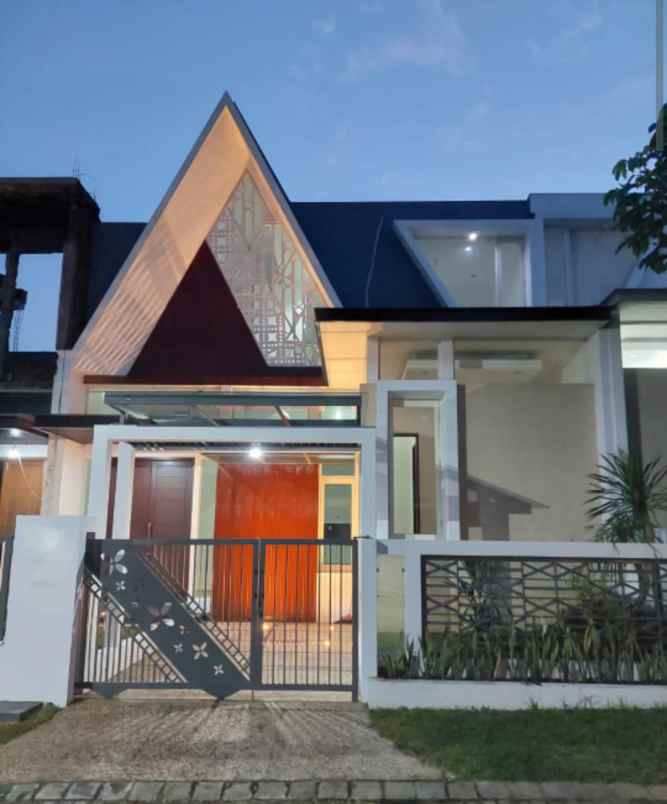 rumah mewah siap huni lokasi di permata jingga malang