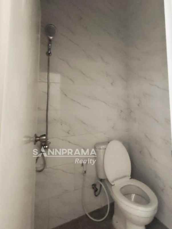 rumah milenial estetik dan elegan di tapos frytam