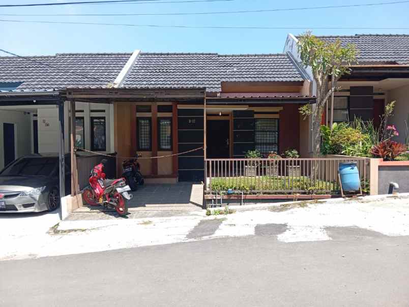 rumah minimalis ciwaruga siap huni row jalan besar