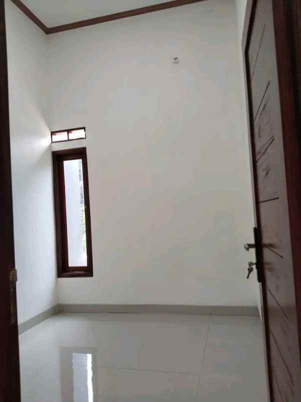 rumah minimalis harga 130 jt akses masuk mobil