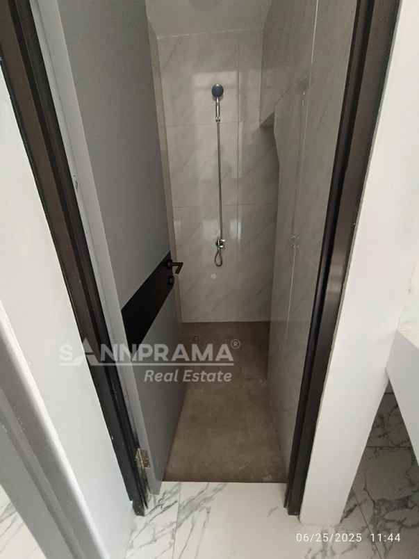 rumah minimalis lokasi strategis area cibubur