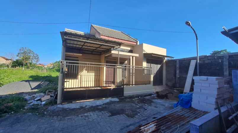 rumah minimalis siap huni di bumiayu malang