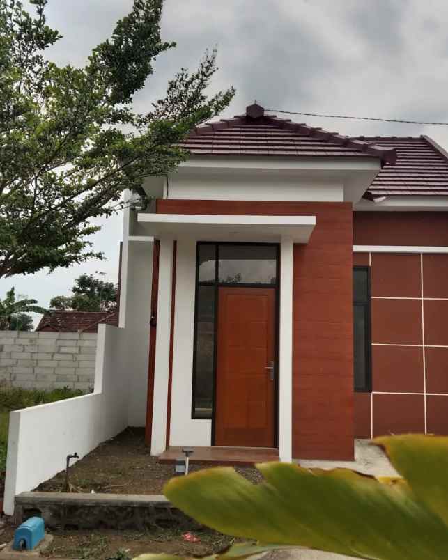 rumah modern lokasi dekat pasar pakis malang