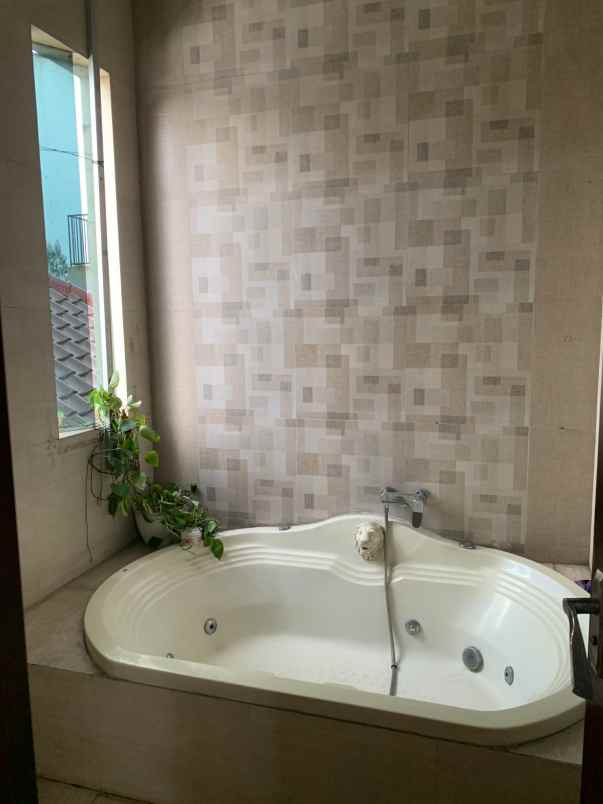 rumah modern minimalis di surabaya selatan dekat unesa
