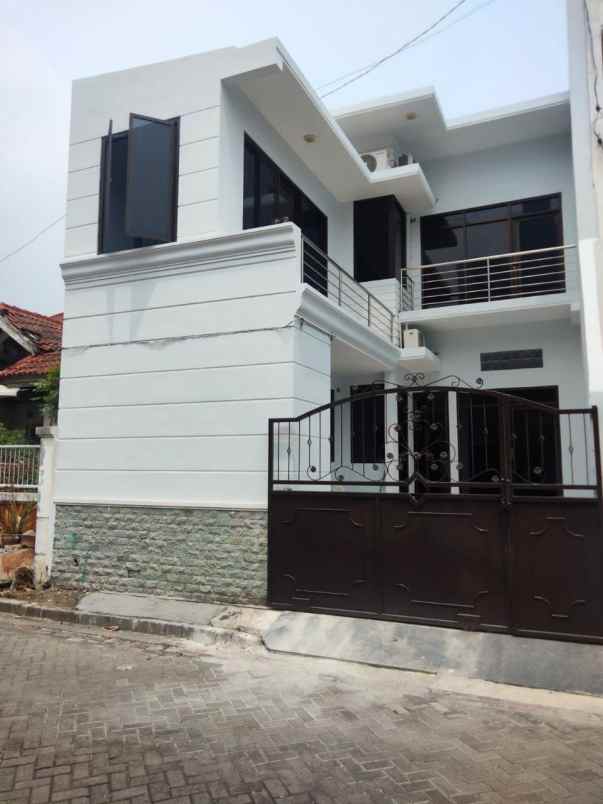 rumah pakuwon city griya asri strategis