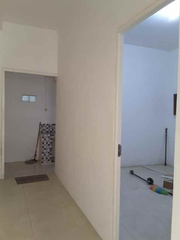 rumah pusat kota surabaya harga pinggir kota