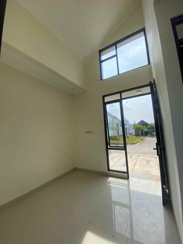 rumah rasa villa di area berkembang di citeureup bogor