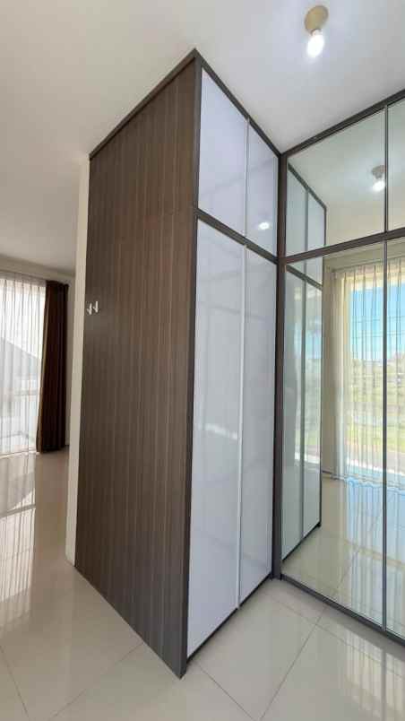 rumah royal residence 2 lantai