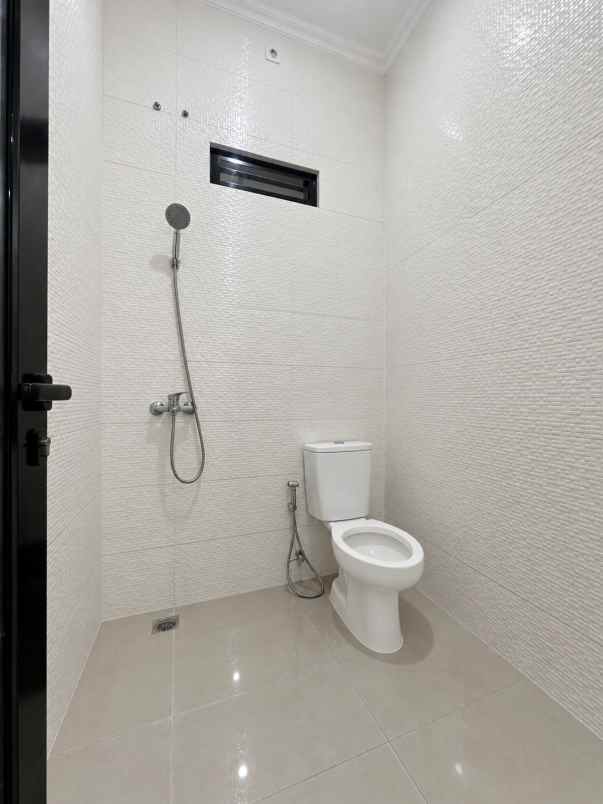 rumah scandinavian 2 lantai di cipayung jakarta timur