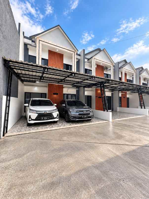 rumah scandinavian 2 lantai di cipayung jakarta timur