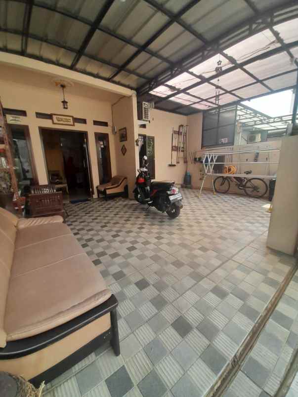 rumah second di bintara bekasi barat