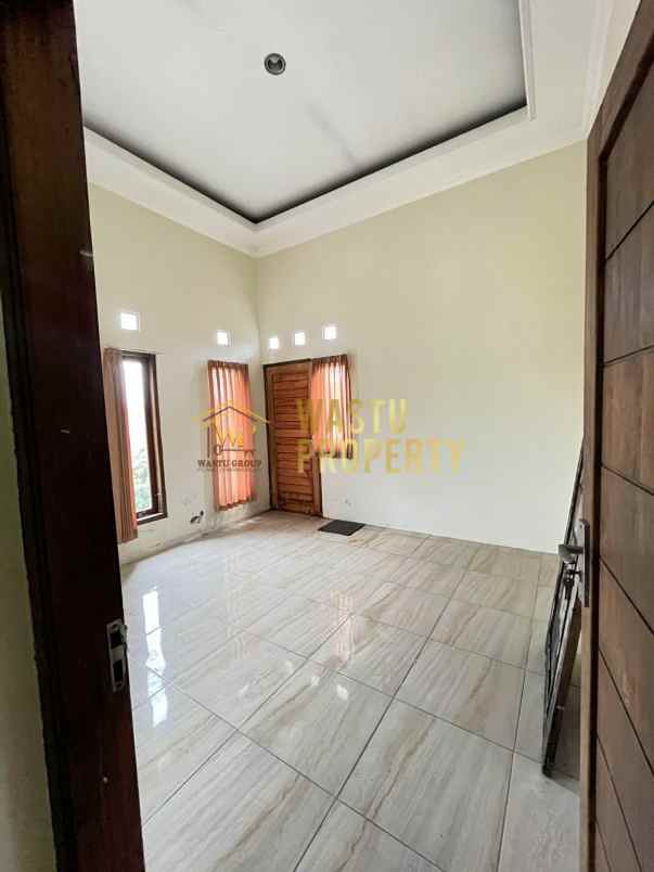 rumah second free renovasi lokasi dekat samsat sleman