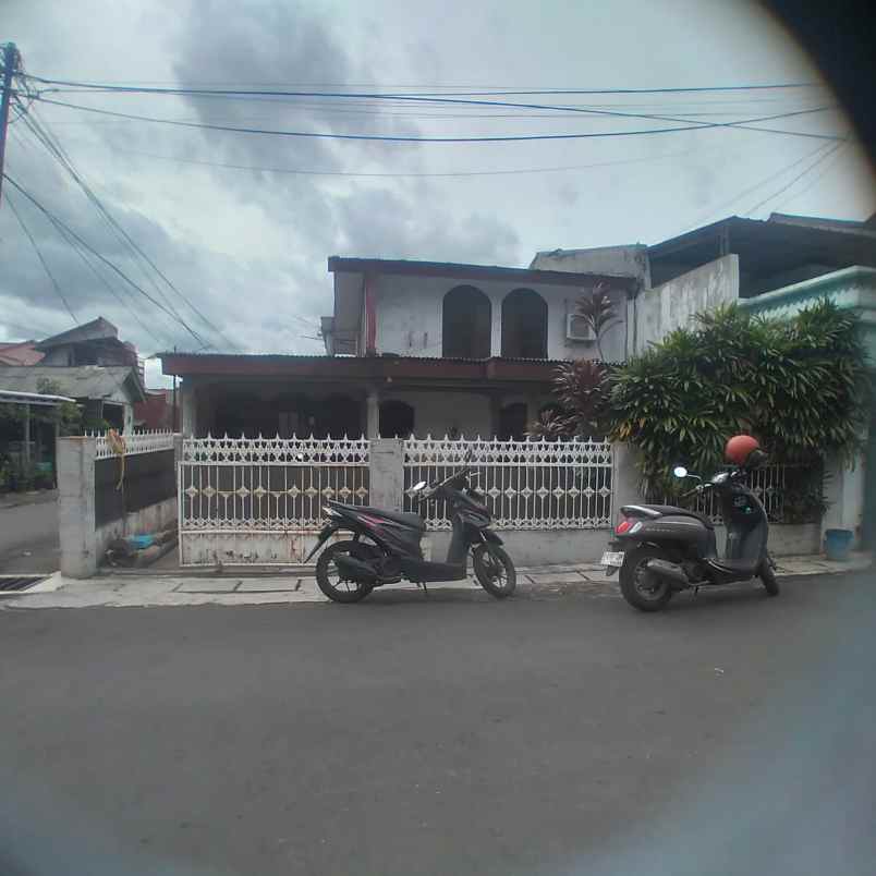 rumah second hook di perumnas depok utara