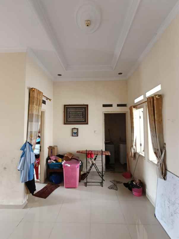 rumah second lokasi strategis di tanjung barat jaksel