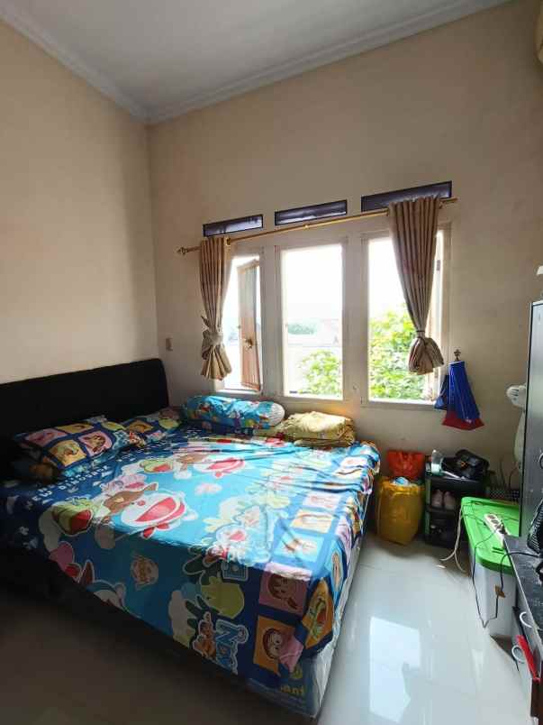 rumah second lokasi strategis di tanjung barat jaksel