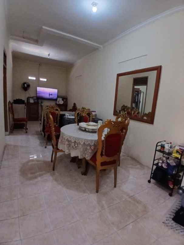 rumah second terawat strategis di mampang depok
