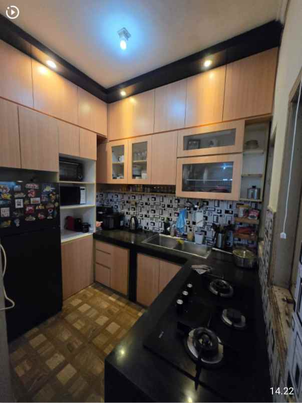 rumah second terawat strategis di mampang depok