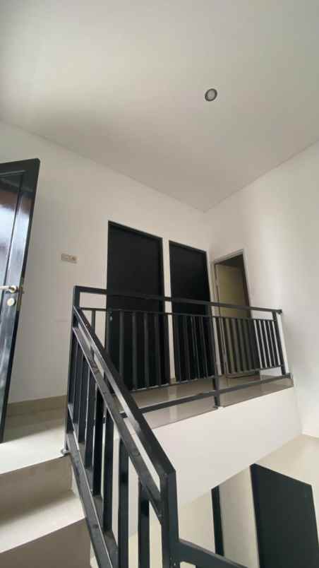 rumah siap huni 2 lantai gdc cilodong depok 850 jt
