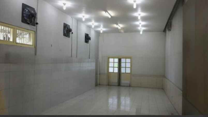 rumah siap huni baru direnov di surabaya barat