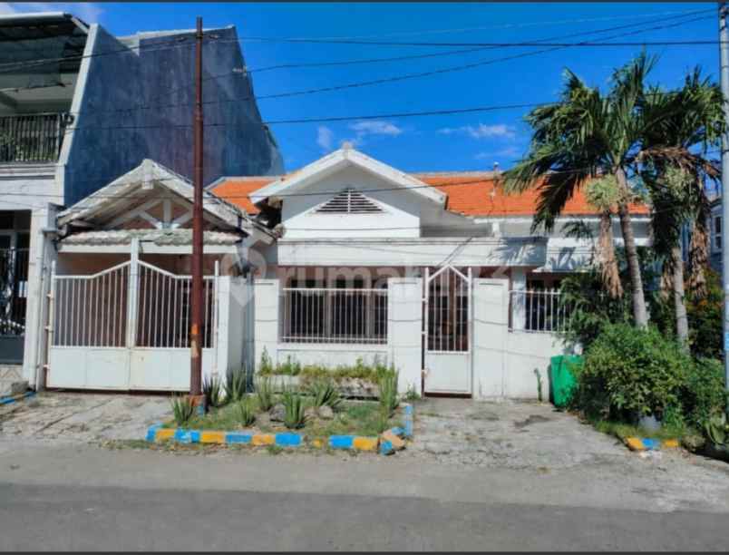 rumah siap huni baru direnov di surabaya barat