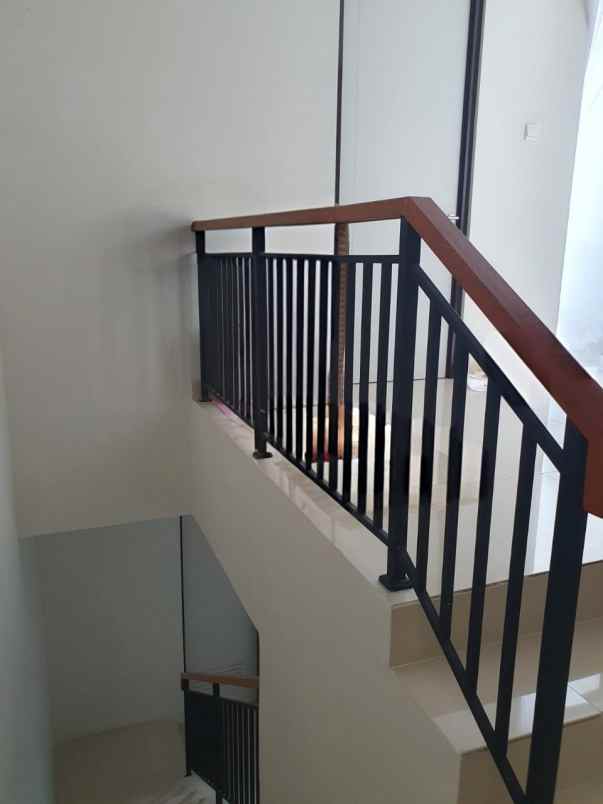rumah siap huni di cluster cherryville grand wisata