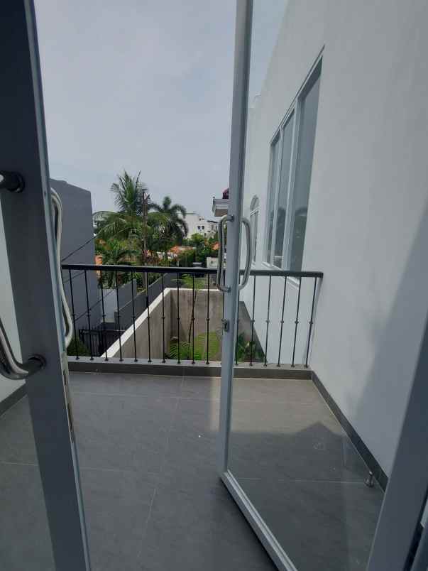 rumah siap huni di kemang timur jakarta selatan