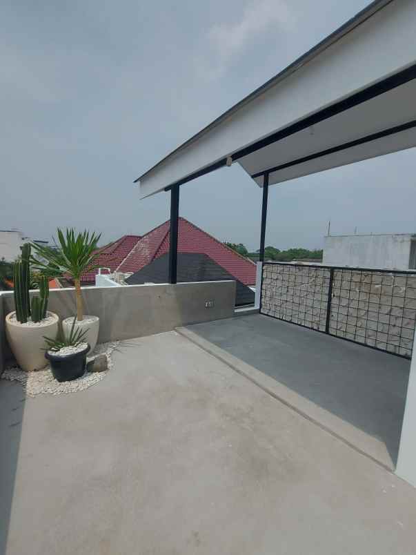 rumah siap huni di kemang timur jakarta selatan