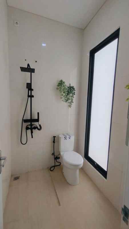 rumah siap huni lokasi dekat bintaro bsd