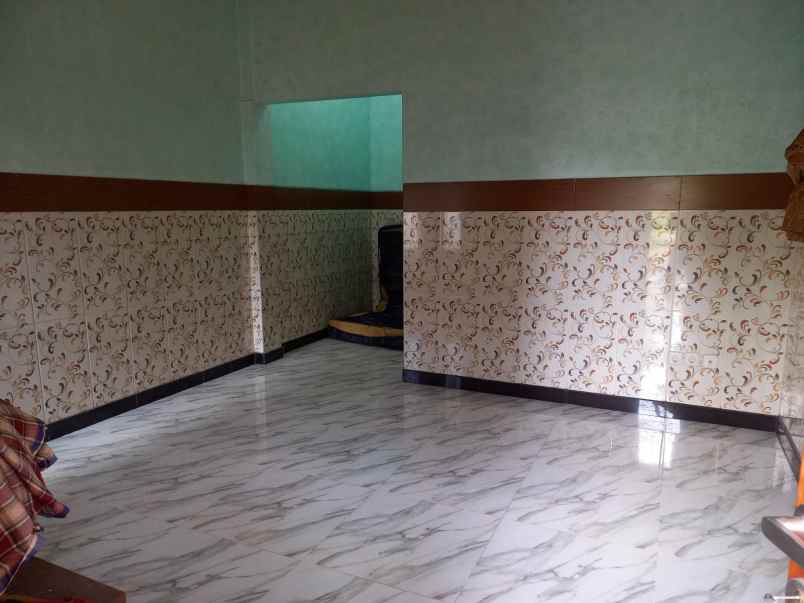 rumah strategis 2 lantai wahidin shm jalan utama