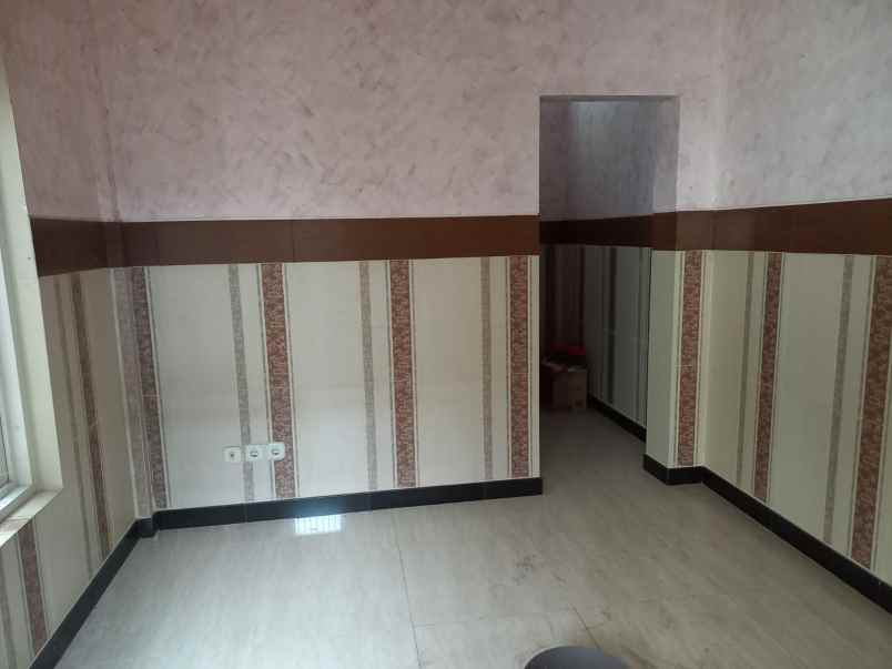 rumah strategis 2 lantai wahidin shm jalan utama