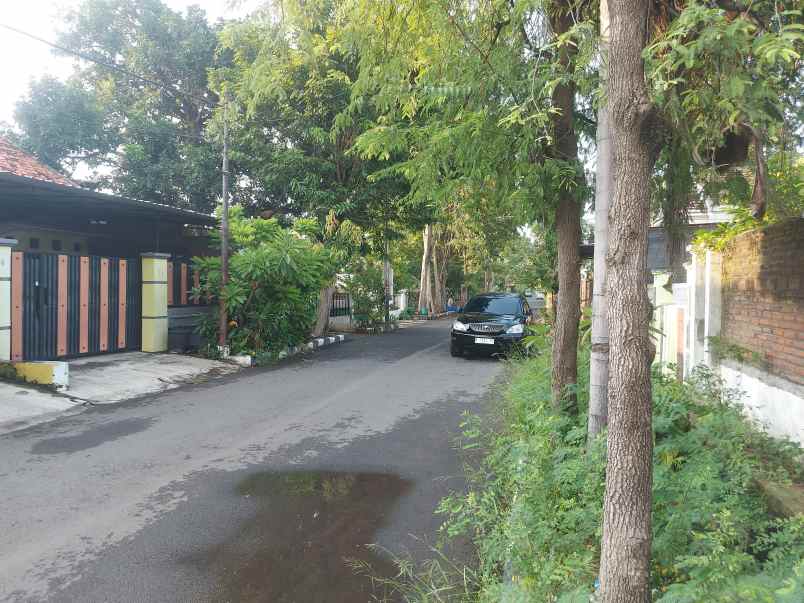 rumah strategis 2 lantai wahidin shm jalan utama